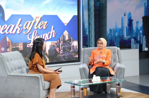 Sri Wahyuni, menjadi narasumber dalam program Speak After Lunch, iNews TV di iNews Tower, MC Center
