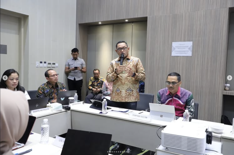  Wakil Gubernur Kaltim, H Seno Aji mengikuti Uji Publik Keterbukaan Informasi 